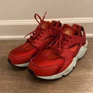 Nike Air Huarache - Red
